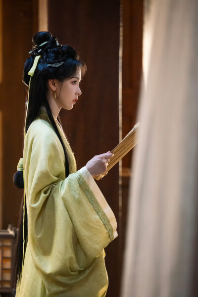 陈都灵