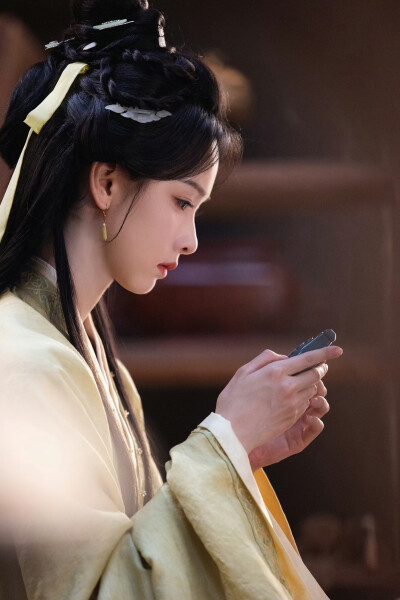 陈都灵