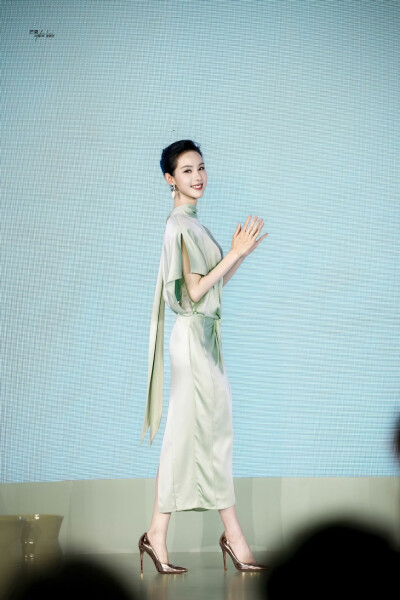 陈都灵