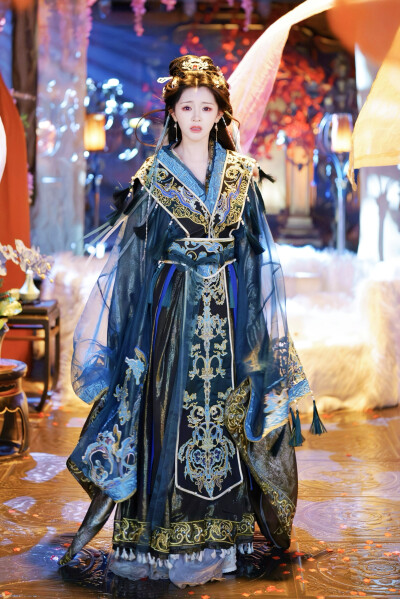 金殿旧梦，帝王他蓄谋已久 冷巴∣沈晚意