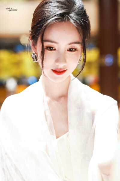 陈都灵