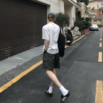 头像丨男头 我很需要你的陪伴