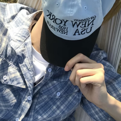 头像丨男头 我很需要你的陪伴