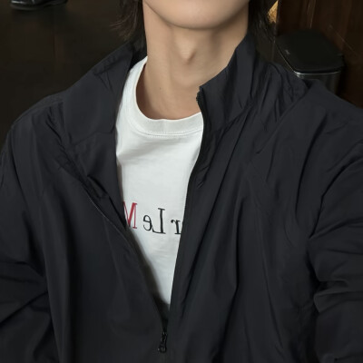 头像丨男头 我很需要你的陪伴