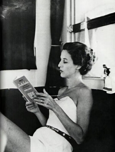 Gloria Guinness