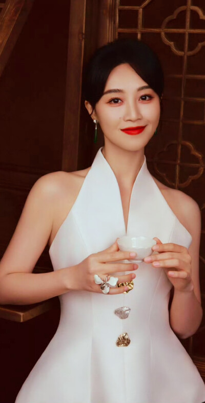 蓝盈莹