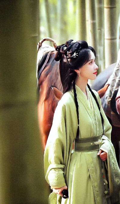 陈都灵