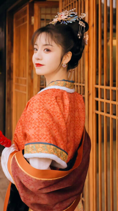 四月