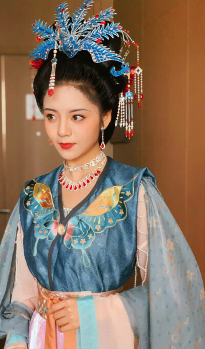 四月