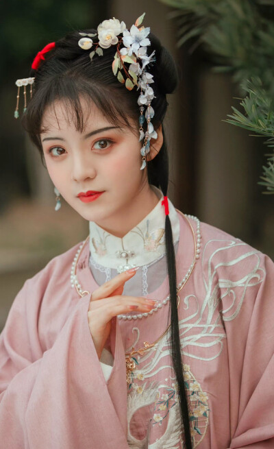 四月