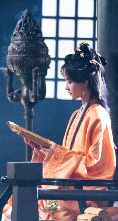 陈都灵
