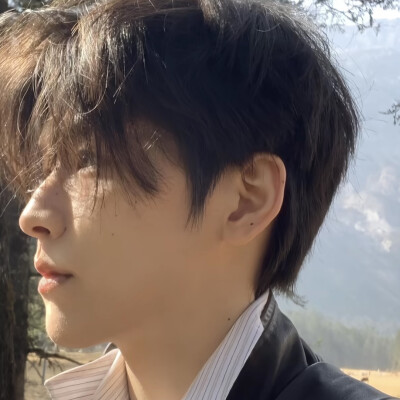 头像丨男头 人生须臾不过尔尔