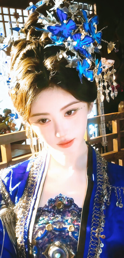鞠婧祎