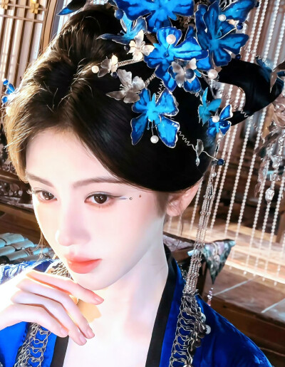 鞠婧祎