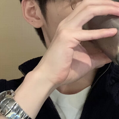 头像丨男头 人生须臾不过尔尔