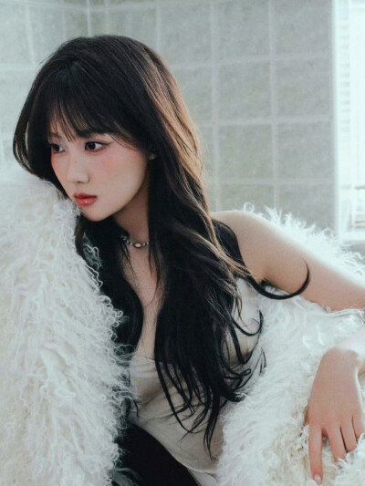 李艺彤