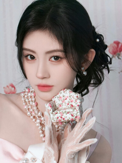 鞠婧祎
