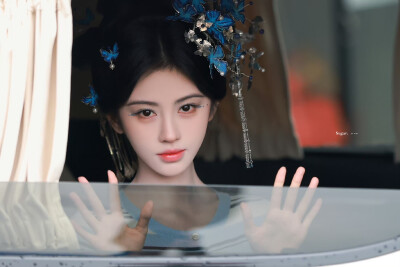 鞠婧祎
