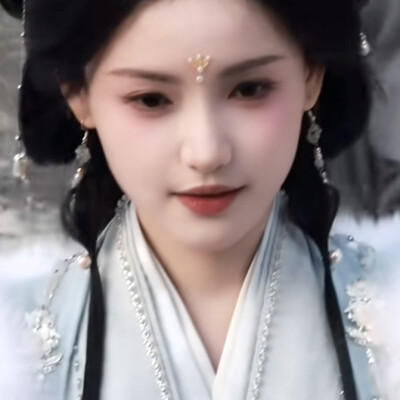 素净一张脸