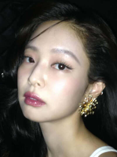 JENNIE 金珍妮