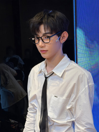 章昊