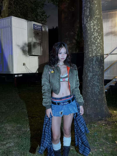 JENNIE 金珍妮