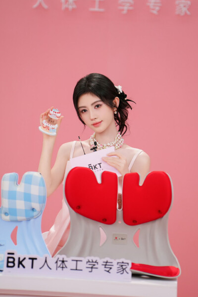鞠婧祎