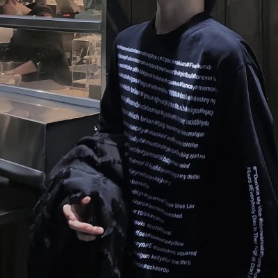 头像丨男头 我的生活正如潺潺流水般平静而有力