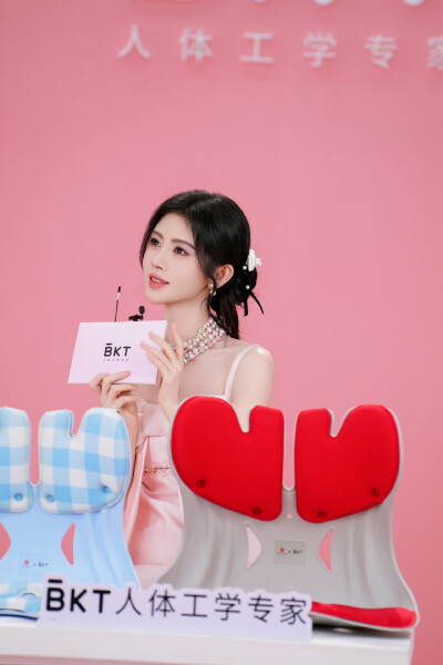 鞠婧祎