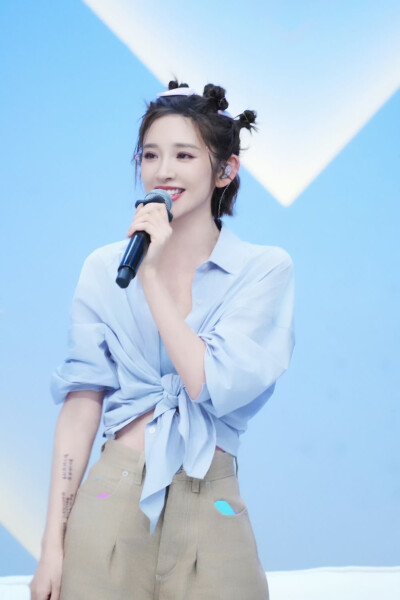 唐艺昕