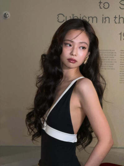 JENNIE 金珍妮