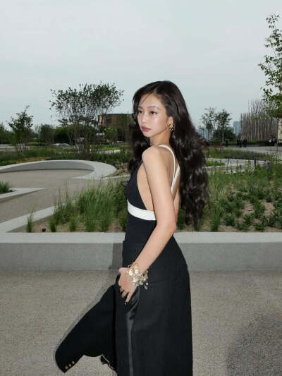 JENNIE 金珍妮