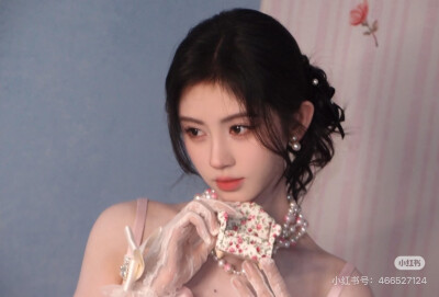鞠婧祎
