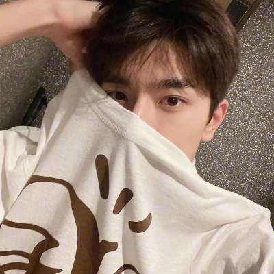 头像丨男头 你的世界少了我也没关系
