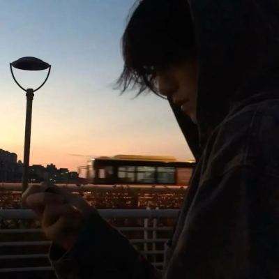 头像丨男头 你的世界少了我也没关系