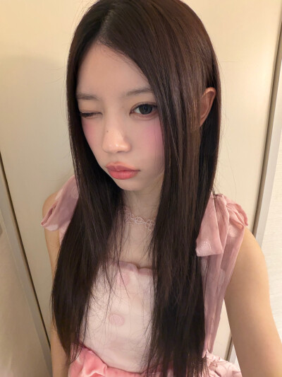 ILLIT moka境萌花