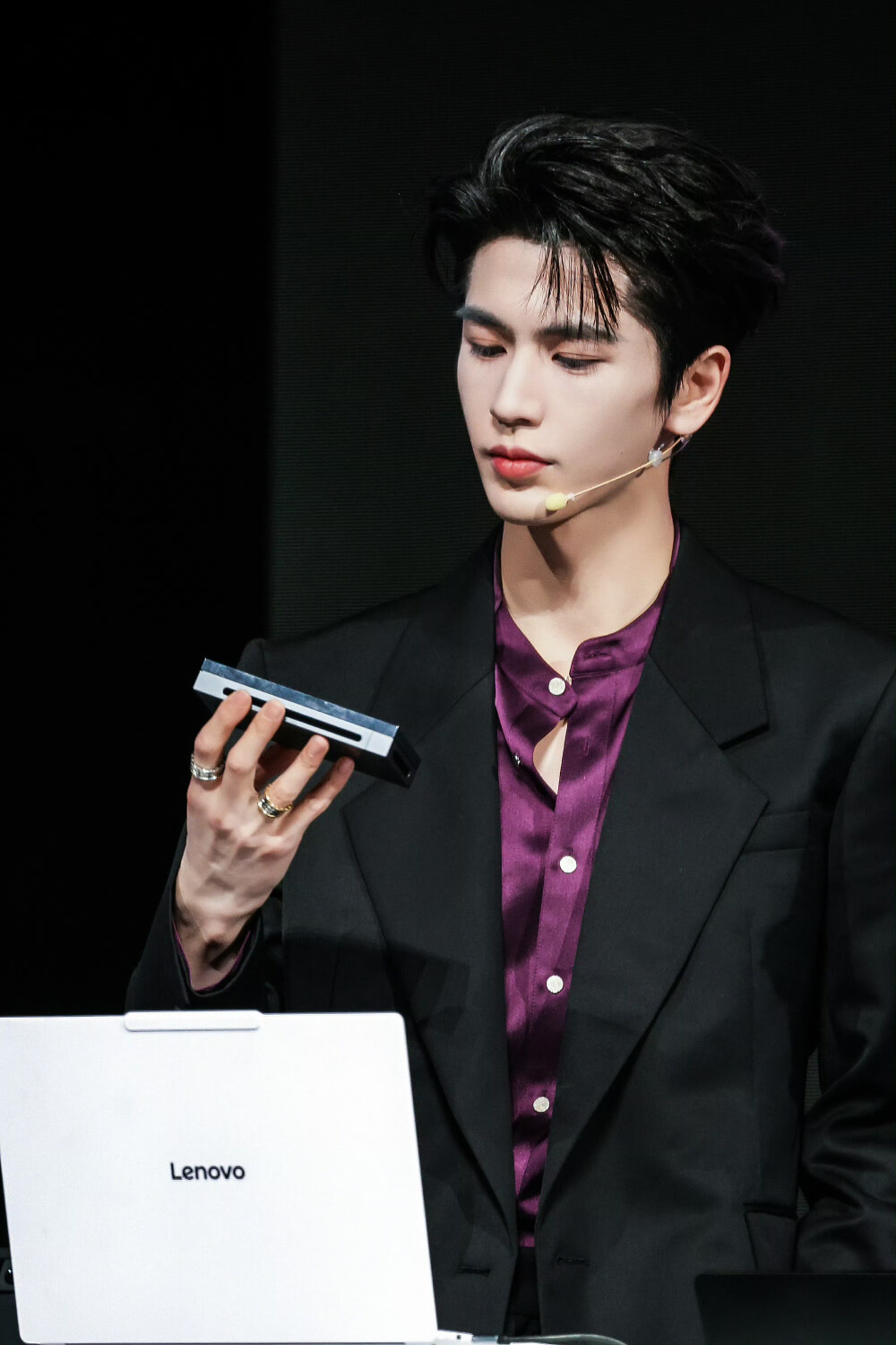 张凌赫