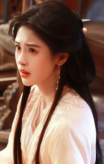 鞠婧祎