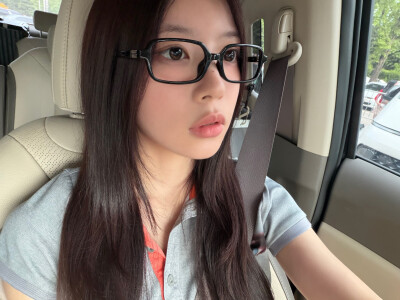 ILLIT moka境萌花