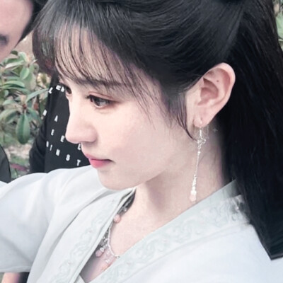 李薇