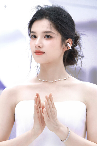 张婧仪