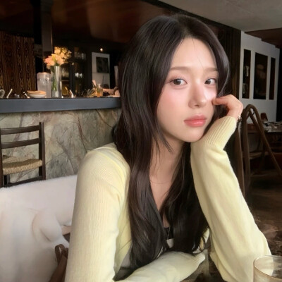 女