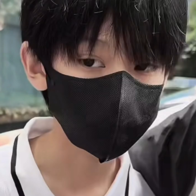 黑口罩男