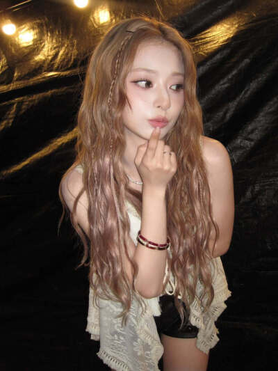 李娜炅