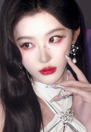 孔雪儿