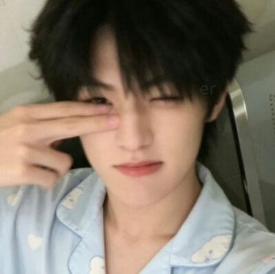 我不是不伤不痛不难过