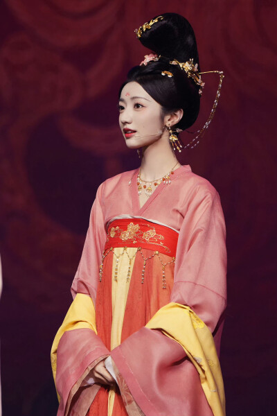黄羿