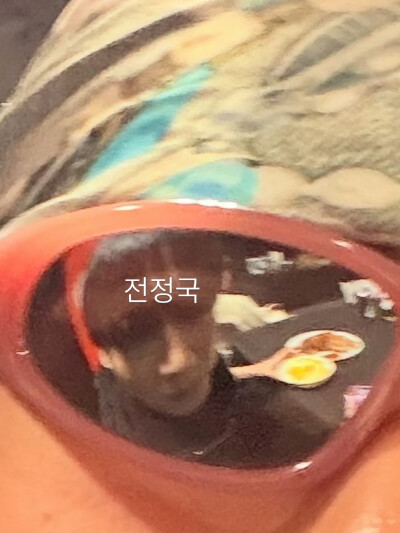 260530
金泰亨更新ins