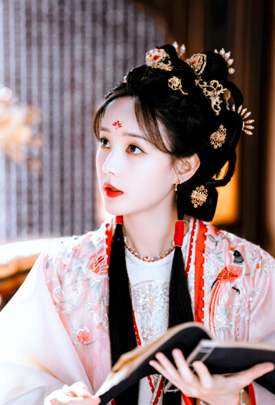 李一桐