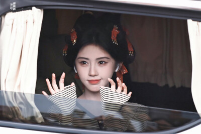 鞠婧祎